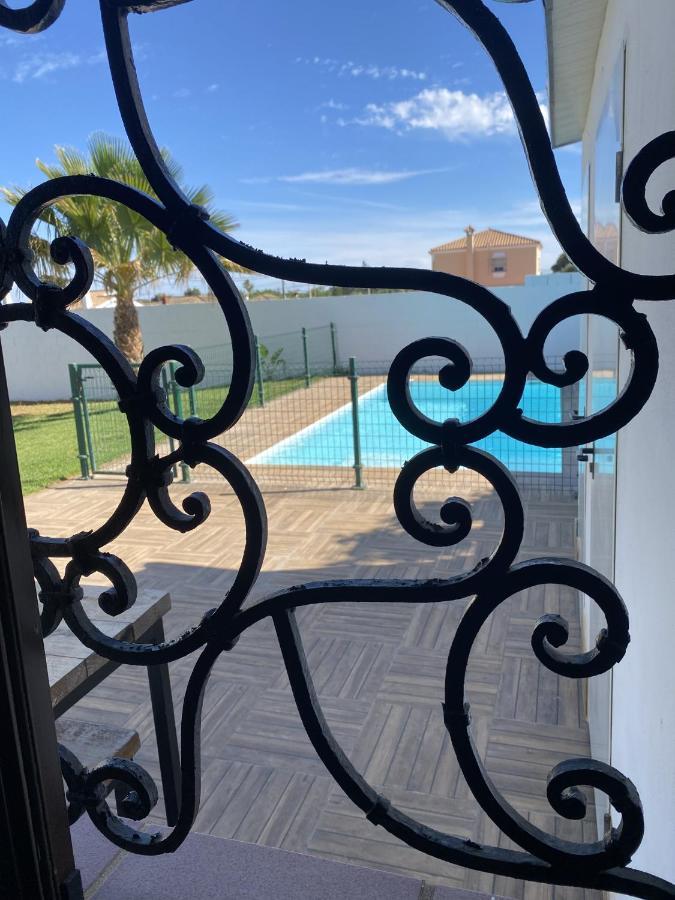 Sumatra Villa Chiclana de la Frontera Luaran gambar